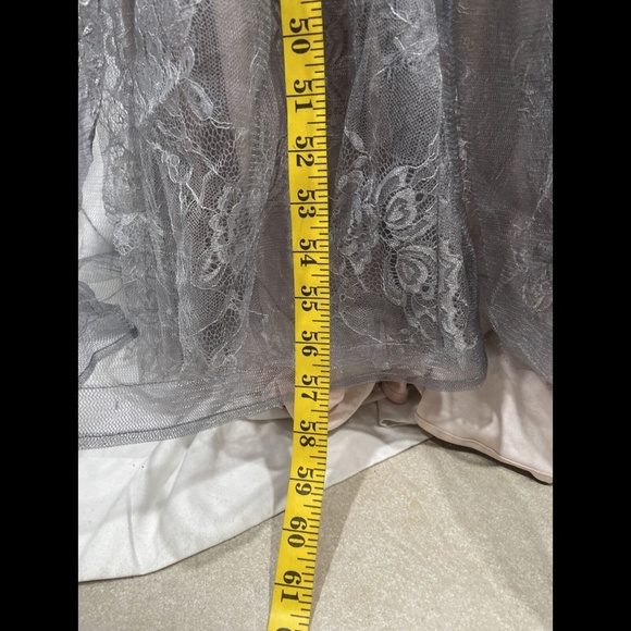 NEW $598 LA FEMME [ 4 ] Off the Shoulder Lace Mermaid Gown in Grey/Pink‎ - Picture 6 of 12